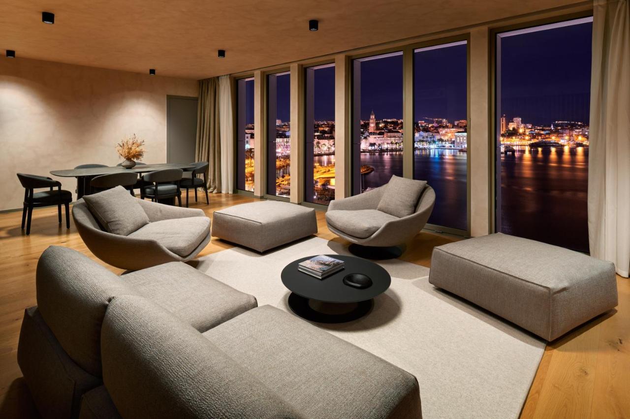 Hotel Ambasador Spalato Esterno foto Interior of a penthouse apartment