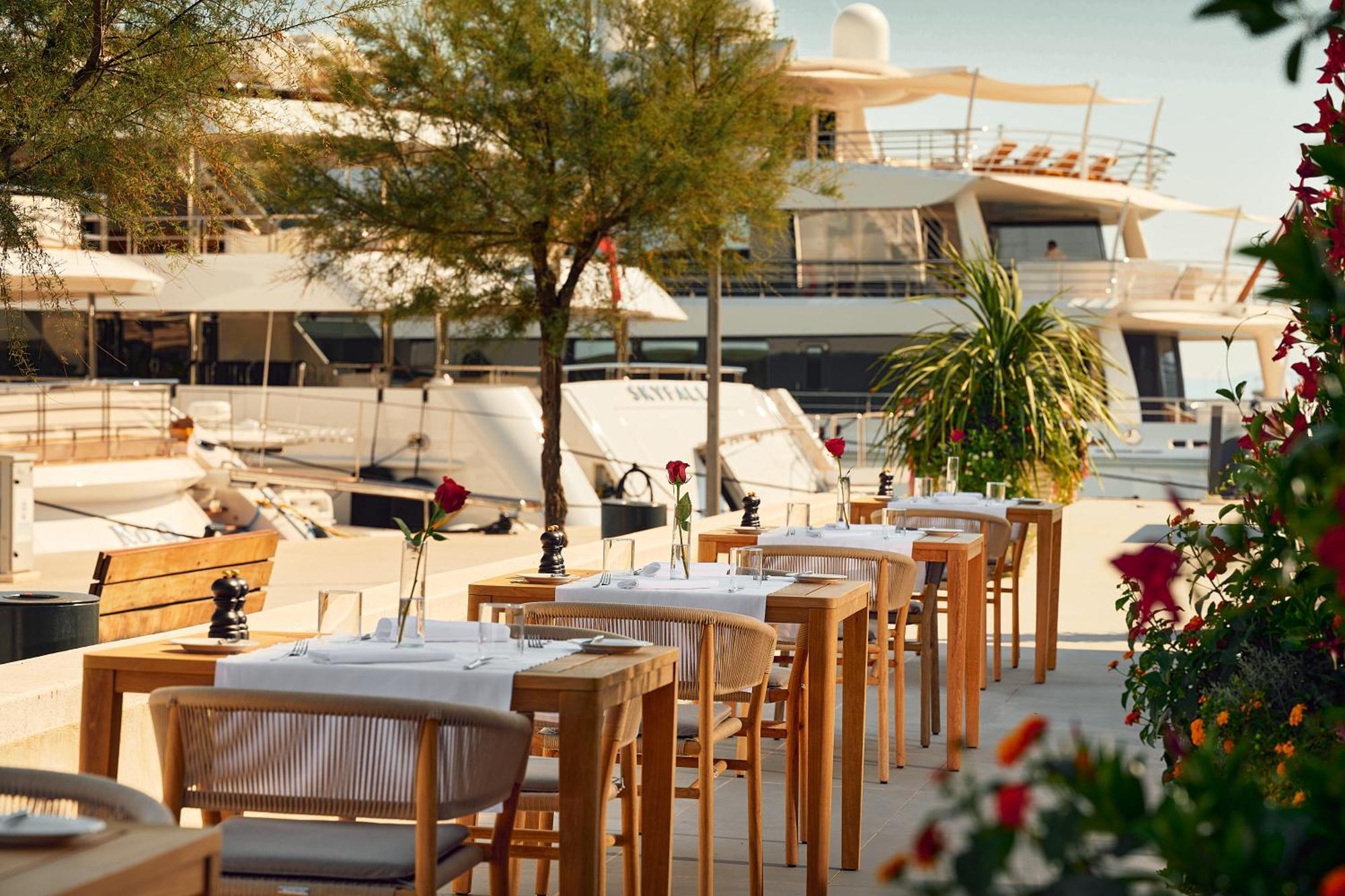 Hotel Ambasador Spalato Esterno foto Restaurant