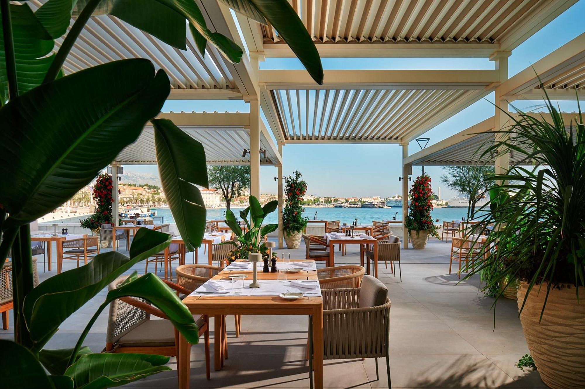 Hotel Ambasador Spalato Esterno foto The Beach Club
